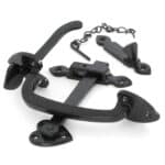 Black Cast Thumblatch Set with Chain 1