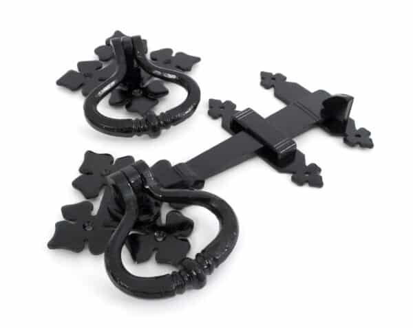 Black Shakespeare Latch Set 1