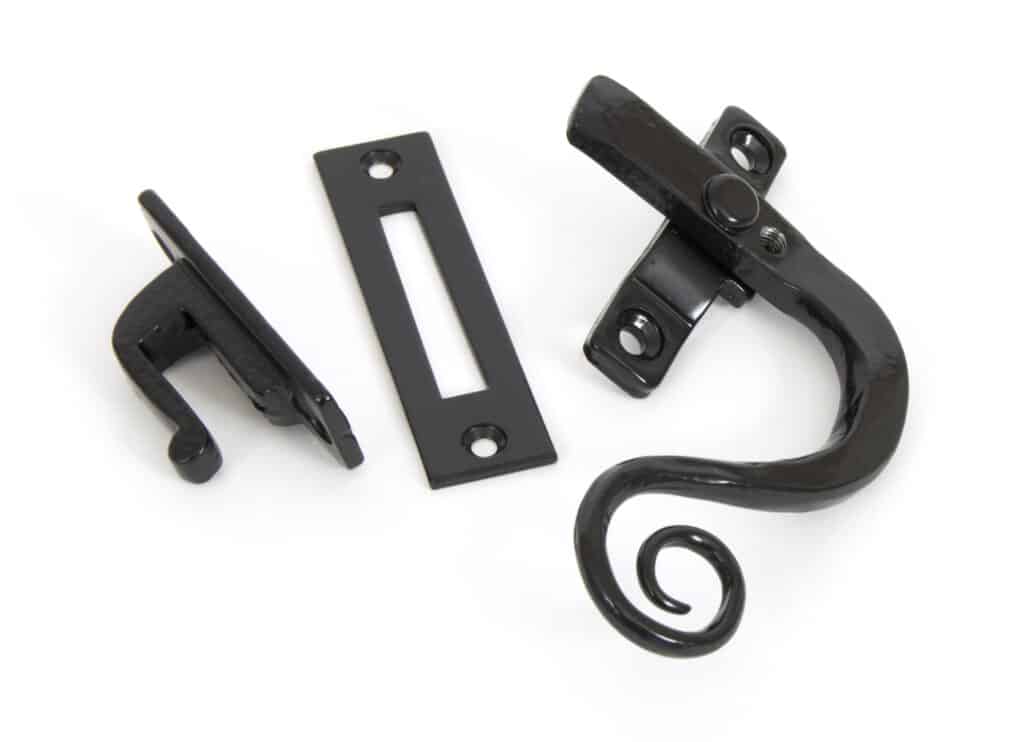 Black Locking Monkeytail Fastener - RH 1