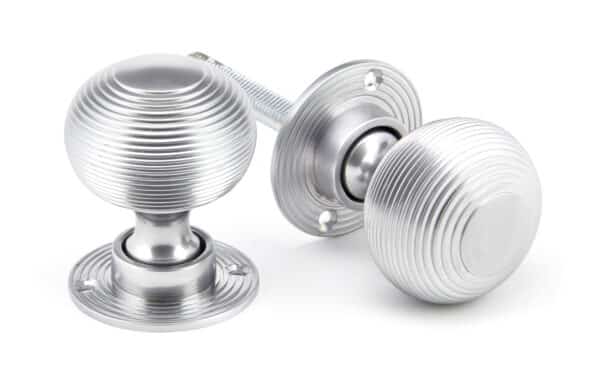 Satin Chrome Heavy Beehive Mortice/Rim Knob Set 1