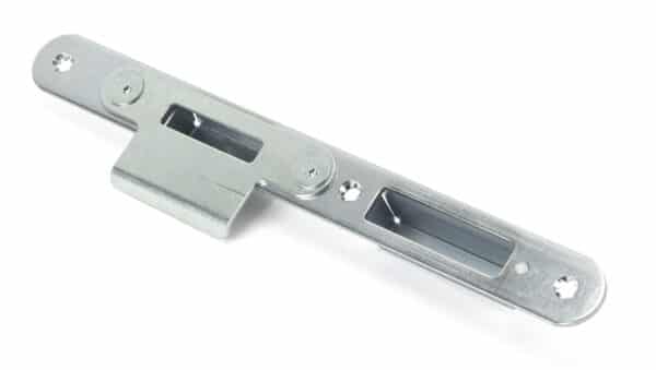 BZP Winkhaus Centre Latch Keep RH 56mm Door 1