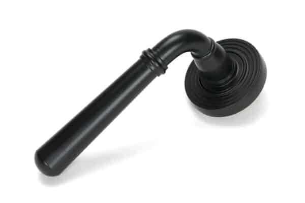 Matt Black Newbury Lever on Rose Set (Beehive) - Unsprung 1