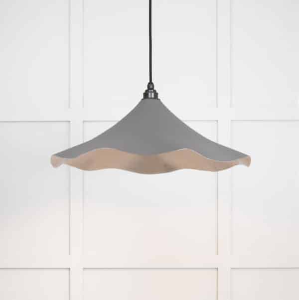 Smooth Nickel Flora Pendant in Bluff 1