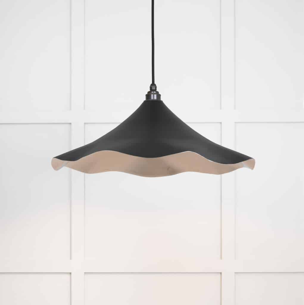 Smooth Nickel Flora Pendant in Elan Black 1