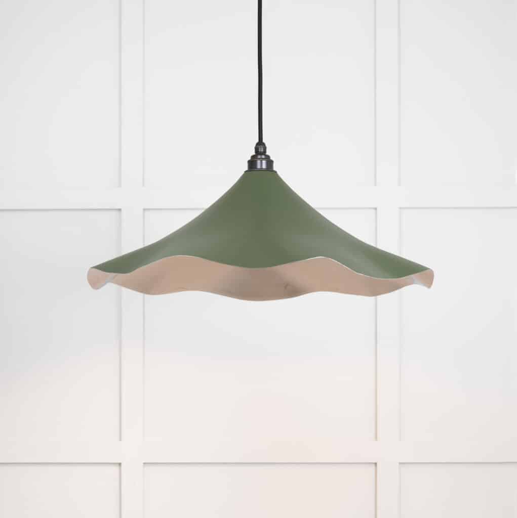 Smooth Nickel Flora Pendant in Heath 1